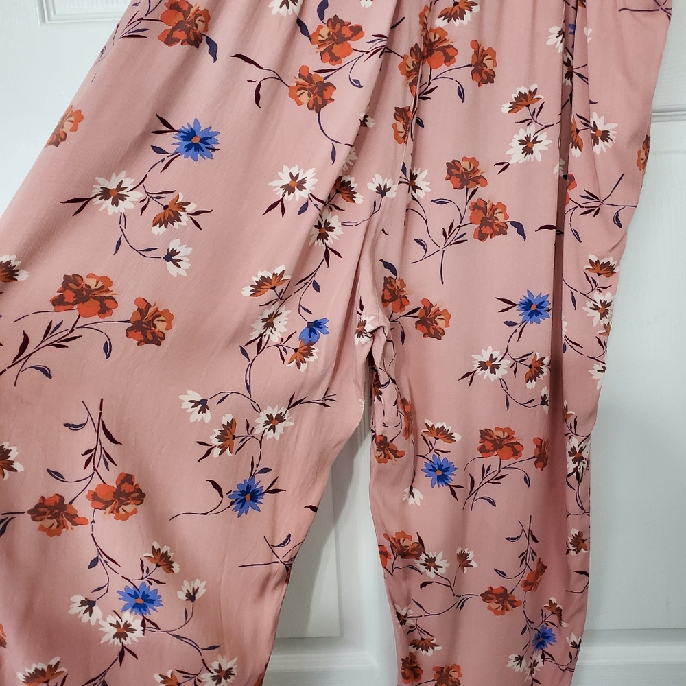 Jessica Simpson Floral Knit Cropped Pants/Capris - Picture 9 of 13